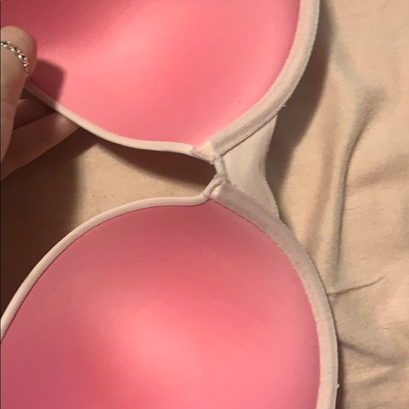 pink/victory secret bra - Picture 3 of 5